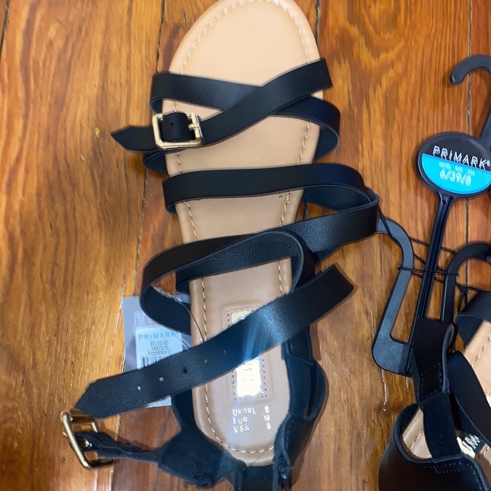 Sandals - Picture 2 of 4